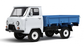 3303
